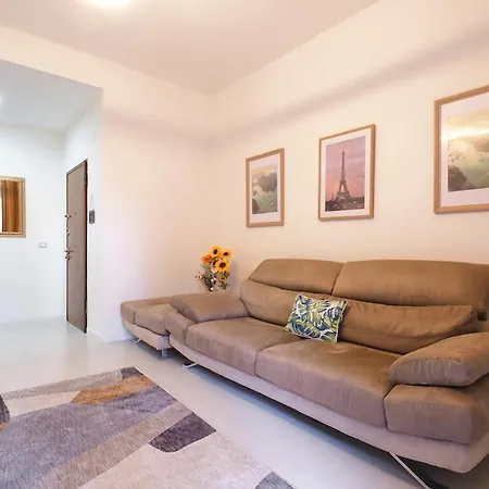 Melody's Garden House -relax Near Apartamento