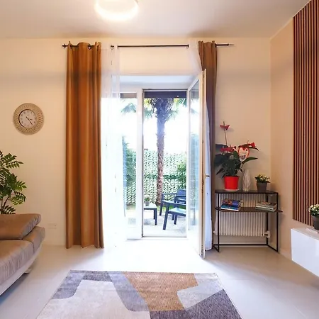 Melody's Garden House Apartment