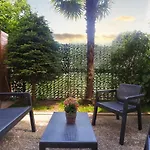 Melody's Garden House -relax Near شقة كومو