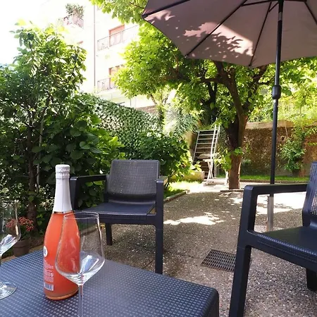 Melody's Garden House -relax Near شقة